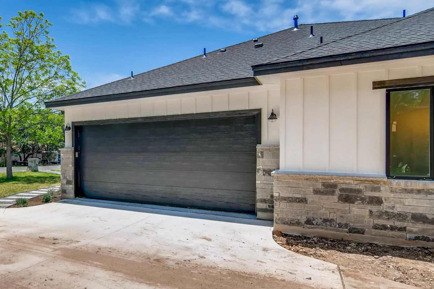 Deer Tract Custom Spec — photo 2